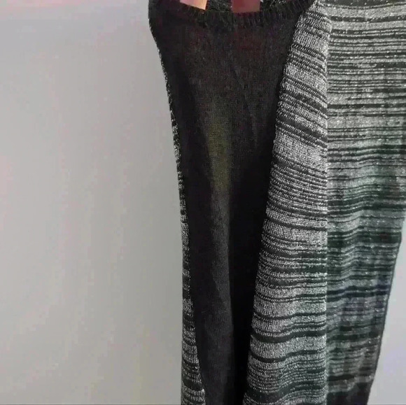 🌴2/$25🌴BIANCA NYGARD | Women's Black with Silver Metallics Tank Style Sweater - Picture 4 of 4
